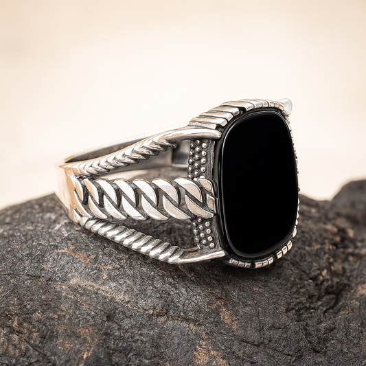 ZMR0179 – Bold Sterling Silver Ring with Cuban Chain Inlay & Polished Black Onyx
