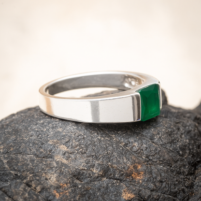 ZMR0183 – Minimalist Sterling Silver Ring with Square-Cut Green Stone