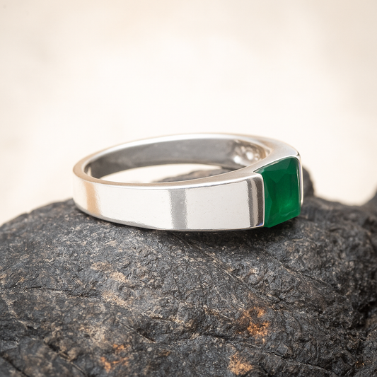 ZMR0183 – Minimalist Sterling Silver Ring with Square-Cut Green Stone