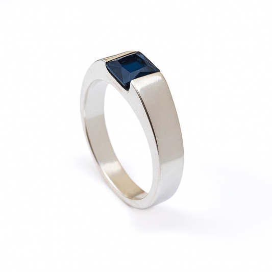ZMR0185 – Minimalist Sterling Silver Ring with Square-Cut Midnight Blue Stone