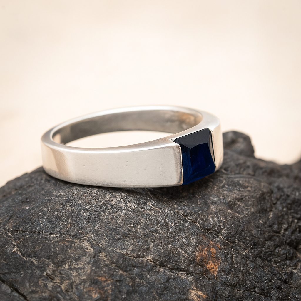 ZMR0185 – Minimalist Sterling Silver Ring with Square-Cut Midnight Blue Stone