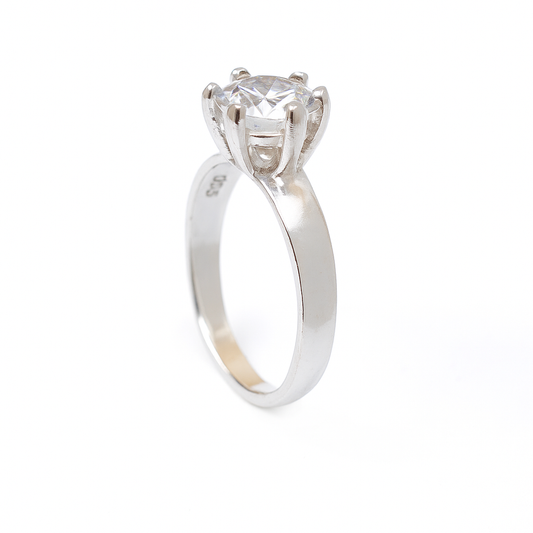 ZWR0135 – Classic Sterling Silver Solitaire Ring with Brilliant-Cut Centerpiece