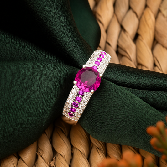 ZWR0160 – Sterling Silver Band with Central Green Crystal & Sparkling Pave Elegance