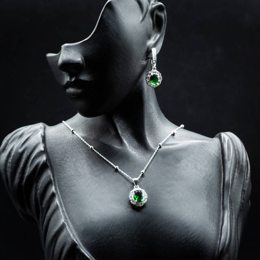 ZWS0156 – Sterling Silver 4-Piece Set with Vintage Halo-Cut Emerald Green Oval Crystals